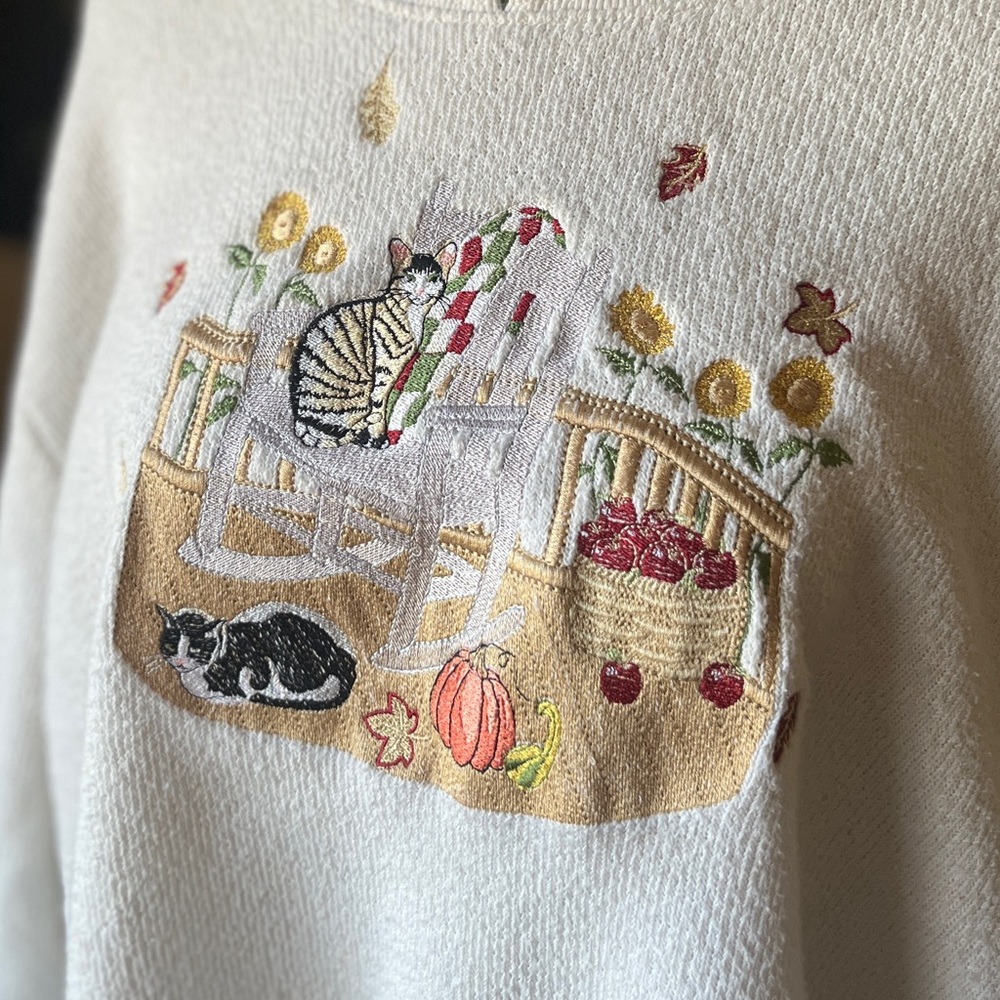 ☾ Vintage embroidered autumn cats + pumpkins porch scene crewneck sweatshirt
